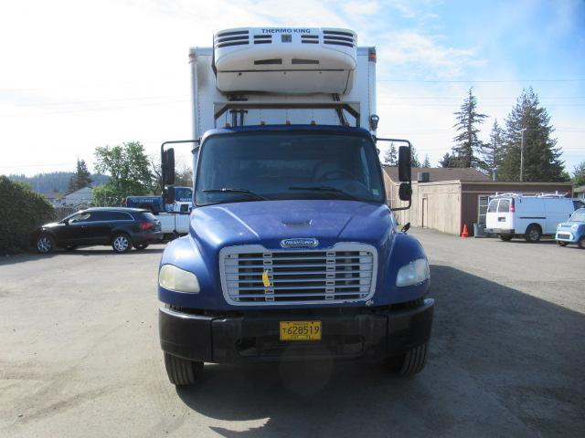 2007 FREIGHTLINER BUSINESS CLASS M2 25' BOX TRUCK