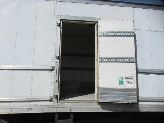 2007 FREIGHTLINER BUSINESS CLASS M2 25' BOX TRUCK