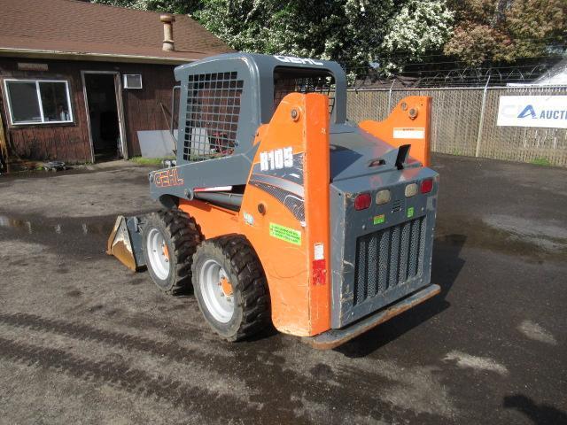 2017 GEHL R105 SKID STEER