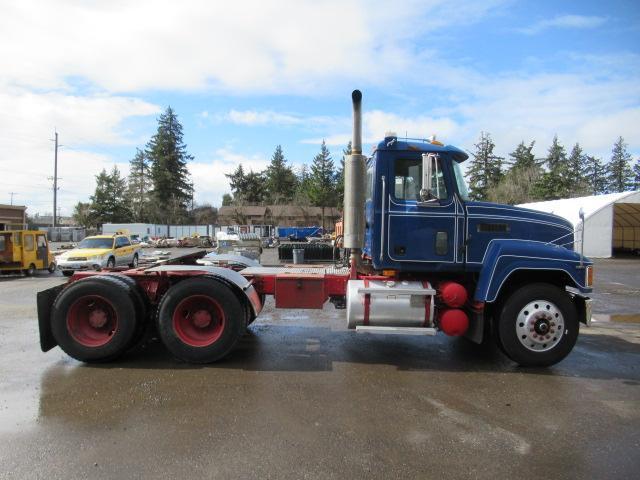 1999 MACK CH600 TANDEM AXLE TRACTOR