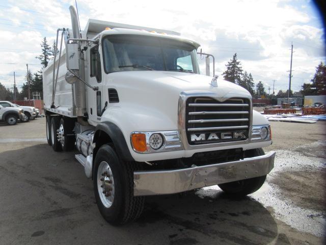 2005 MACK TANDEM AXLE GRANITE DUMP TRUCK