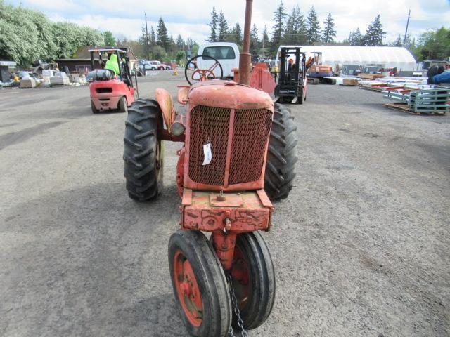 VINTAGE ALLIS CHALMERS 2WD TRACTOR