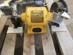 DEWALT DW758 8'' DUAL HEAD BENCH GRINDER