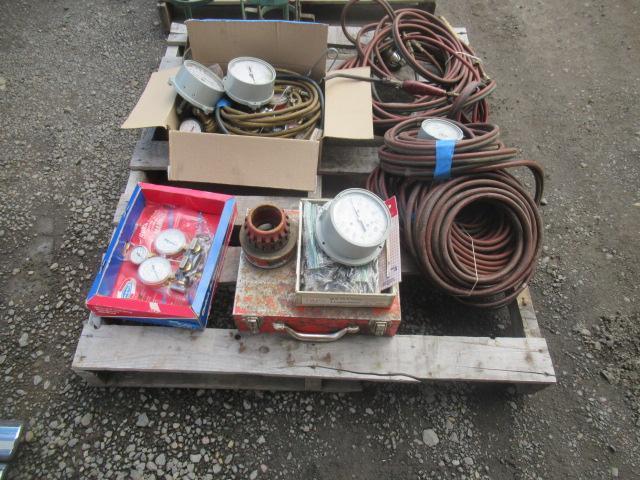 UNIWELD REFRIGERANT MANIFOLD (UNUSED), (2) TORCH KIT HOLDERS, & ASSORTED TORCH GAS LINES, TORCH