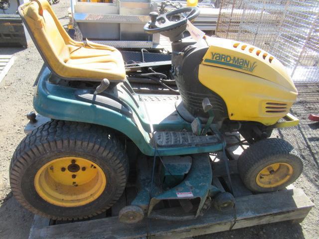 MTD YARDMAN 46" CUT RIDING LAWN MOWER, *UNKNOWN RUNNING CONDITION, * NO KEY