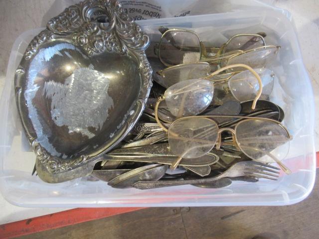 ASSORTED VINTAGE SILVERWARE & EYE GLASSES