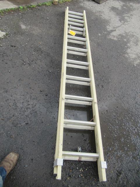 20' FIBERGLASS EXTENSION LADDER