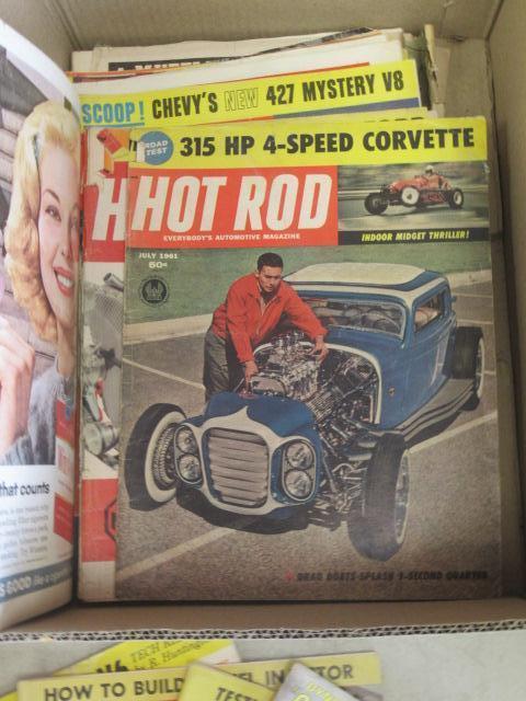 ASSORTED 1950S-1960S HOT ROD MAGAZINES