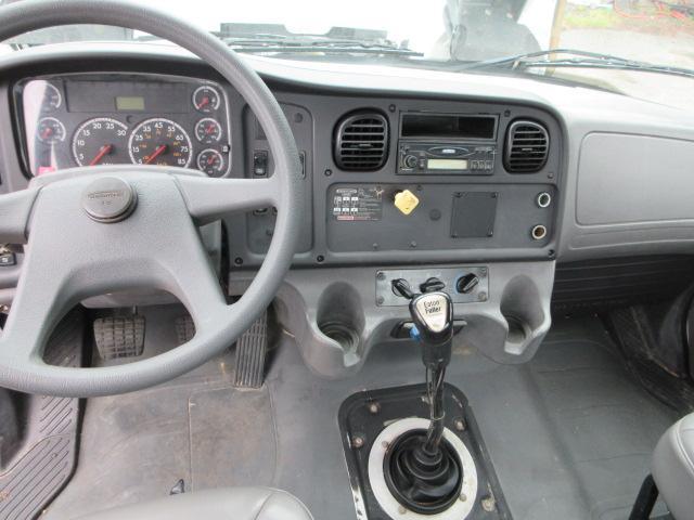 2007 FREIGHTLINER M2 BUSINESS CLASS TANDEM AXLE CAB & CHASSIS