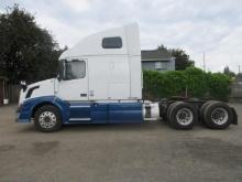 2014 VOLVO VNL TANDEM AXLE SLEEPER CAB