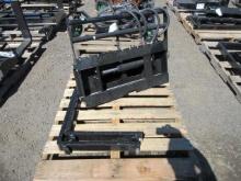 2025 FUTURE FT-CYHC MINI SKID STEER SIDE SHIFT FORK ATTACHMENT W/ 30'' X 3'' FORKS (UNUSED)