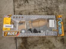 2025 FUTURE REMOTE CONTROL CEMENT TRUCK (UNUSED)