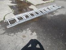 18' ALUMINUM EXTENSION LADDER