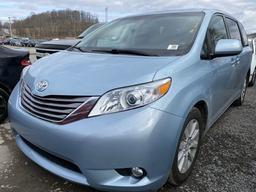 2015 TOYOTA SIENNA XLE