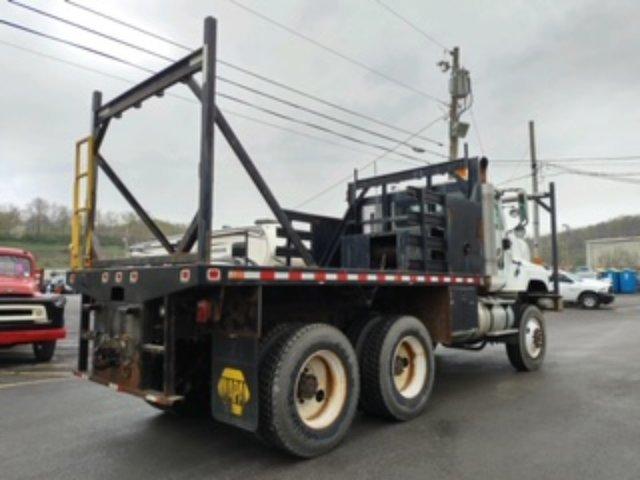 2003 INTERN 5600I FLATBED 5600