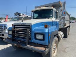 1995 MACK RD 690