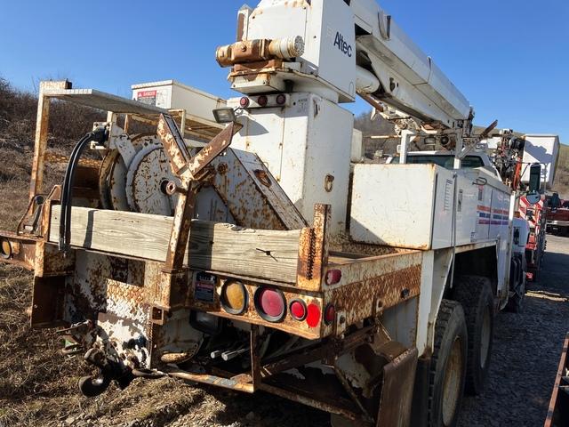 2001 GMC C 8500 ALTEC DIGGE
