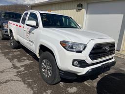 2017 Toyota Tacoma SR5 EXTENDED CAB 4X4 4WD