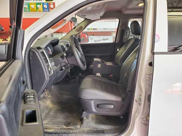 2014 Ram 3500 4X4 CREW CAB SERVICE TRUCK 4WD