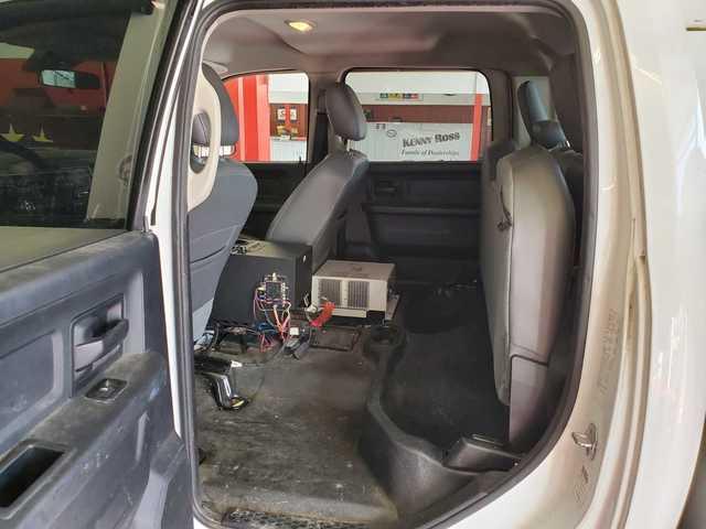 2014 Ram 3500 4X4 CREW CAB SERVICE TRUCK 4WD