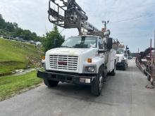 2005 GMC C8500 ALTEC A-T400 BUCKET