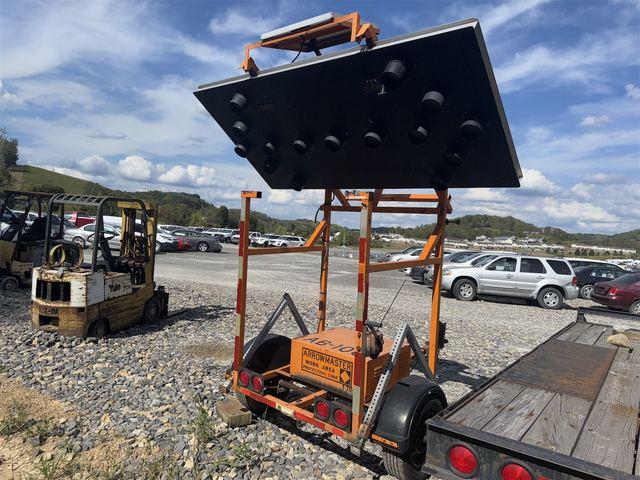 2008 Arrowmaster Portable solar arrow trailer null
