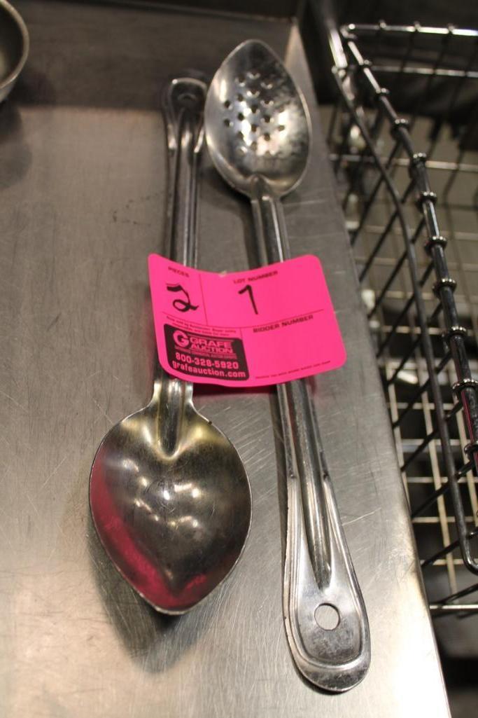 Serving spoons
