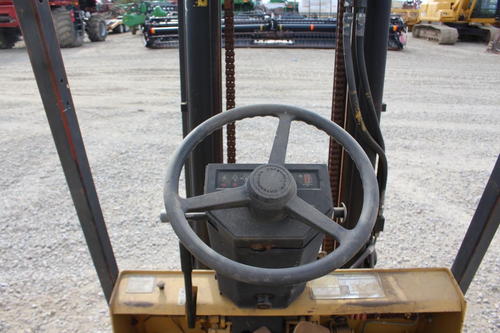 Caterpillar T500 Warehouse Forklift