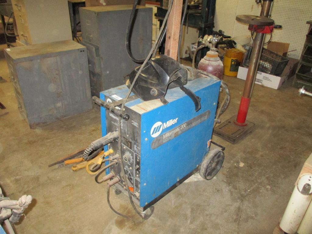 Miller Millermatic 200 Wire Welder w/Bottle & Hood