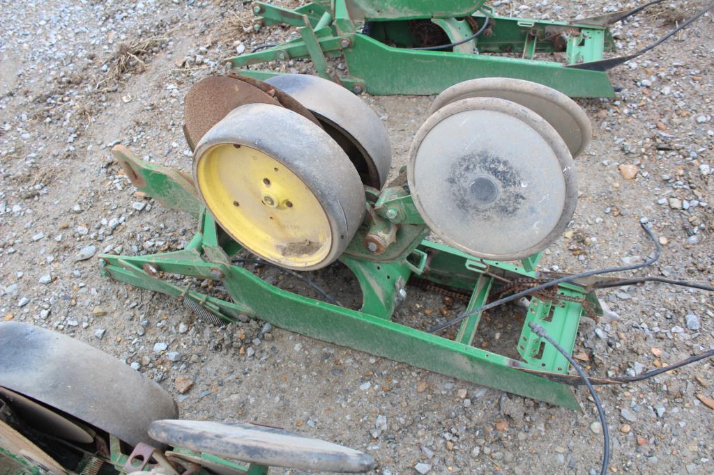 (5) John Deere 7300 Planter Units