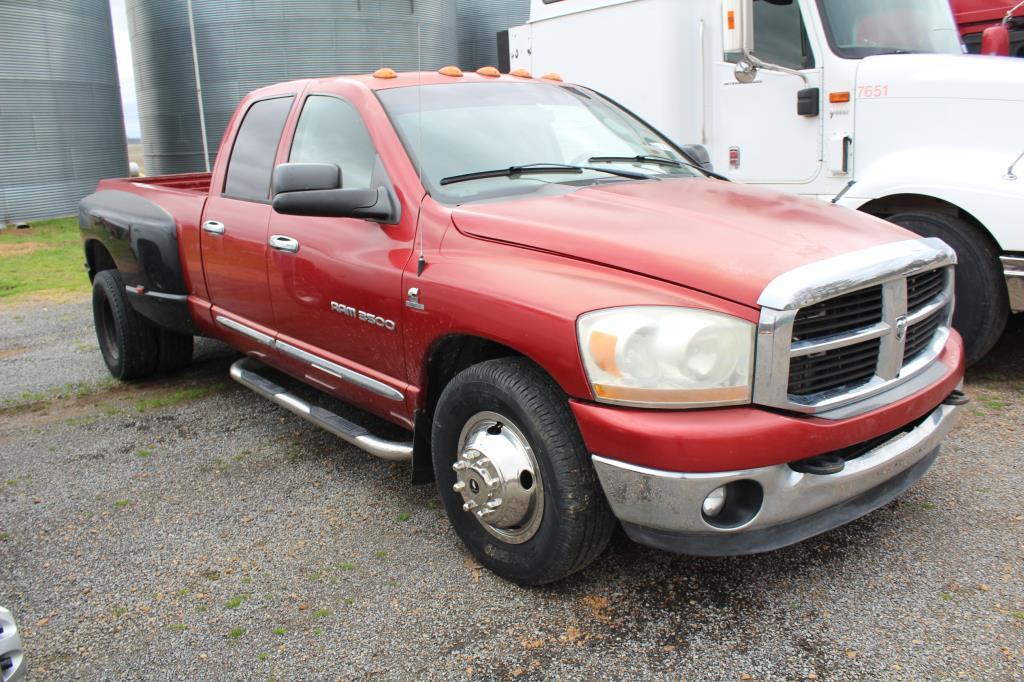 2006 Dodge Ram 3500 Crew Cab Dually Pickup