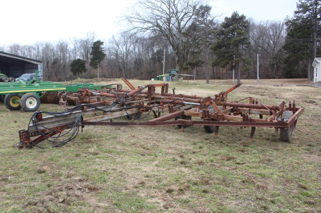 Graham 25' Pull Type Chisel Plow