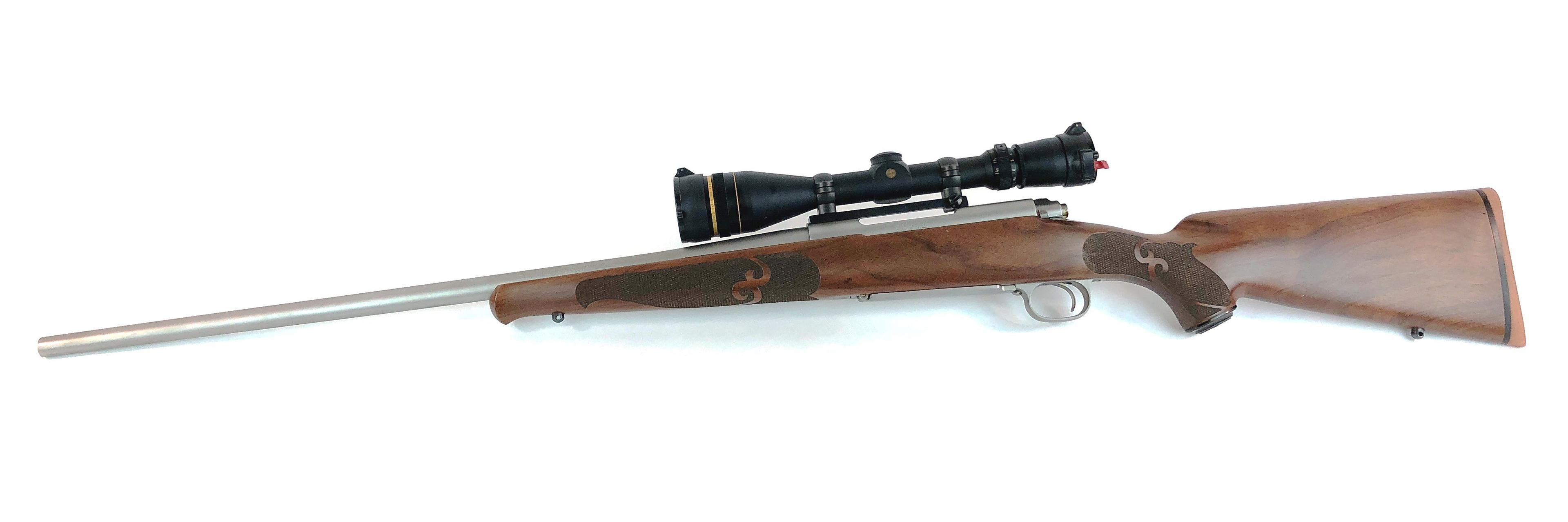 Winchester Model 70 Gun Walnut Classic 7MM REM MAG Rifle with Leupold Scope Serial G66003