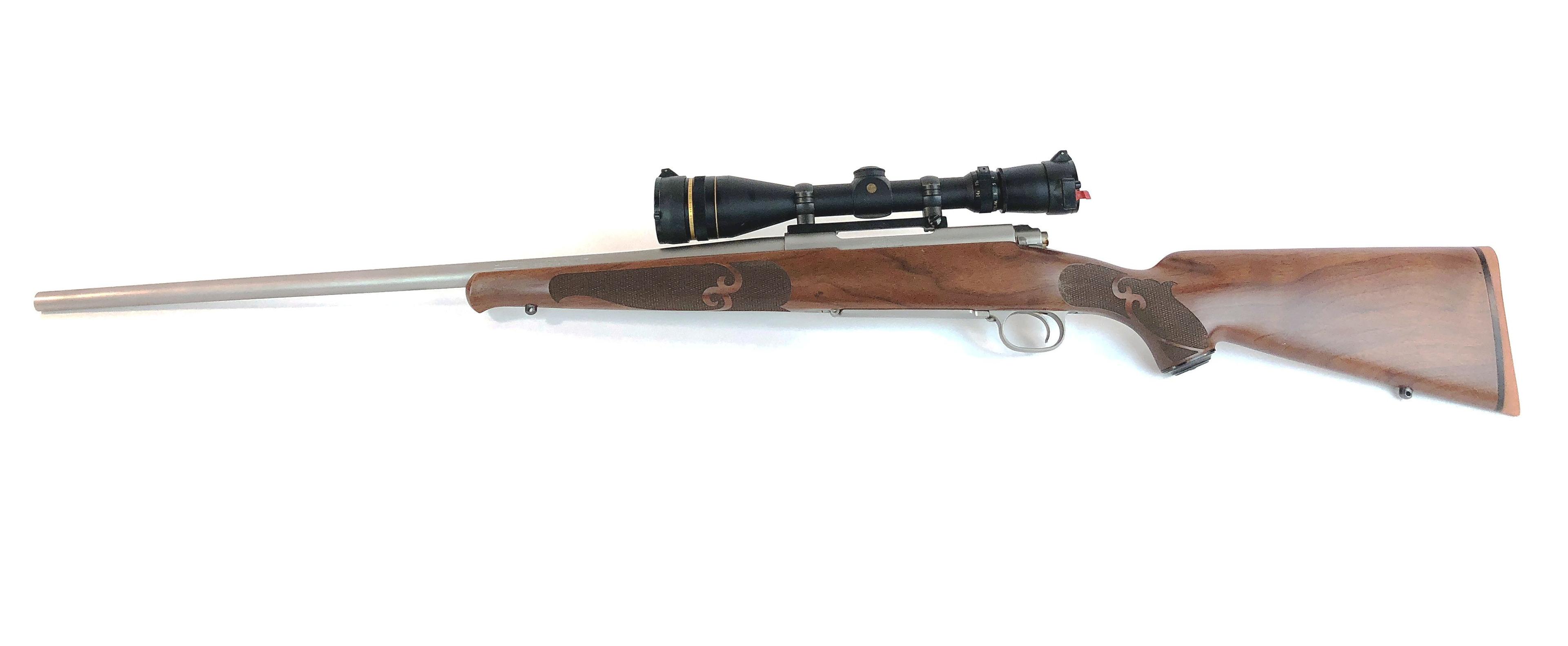 Winchester Model 70 Gun Walnut Classic 7MM REM MAG Rifle with Leupold Scope Serial G66003