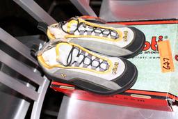 (1) Pair Of Piloti Driving Shoes, New In Box. Us Size 5.5