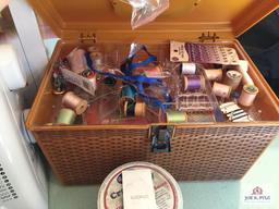 Singer 3116 sewing machine and accessories