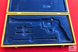 Smith and Wesson Presentation Case with blue liner 16" x 7 3/4"