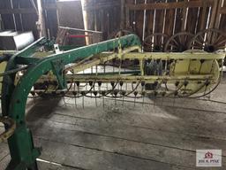 John Deere 660 pull type side delivery hay rake
