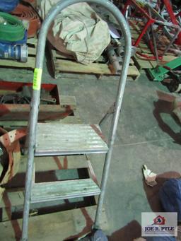 2 Step Ladder