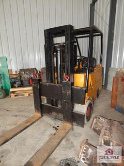 Yale gas-powered forklift Serial #560088, 2838 hours