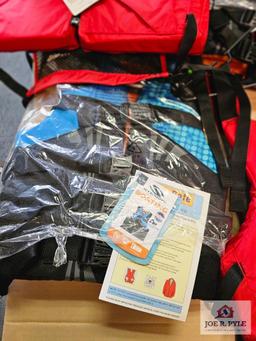 2 Onyx 2 Stearns Lifejackets Red & Blue
