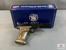 [114] Smith & Wesson 22A-1 Bull Barrel .22 LR, SN: UDS1475