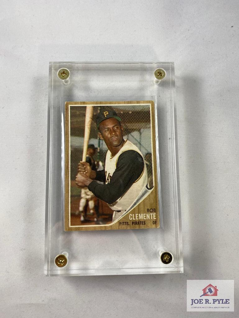 Bob Clemente 1962 Topps 10 Baseball Card