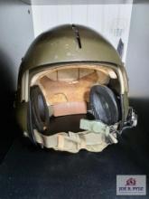 Pilot's helmet