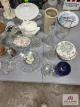 Assortment of glassware and decorative collector items