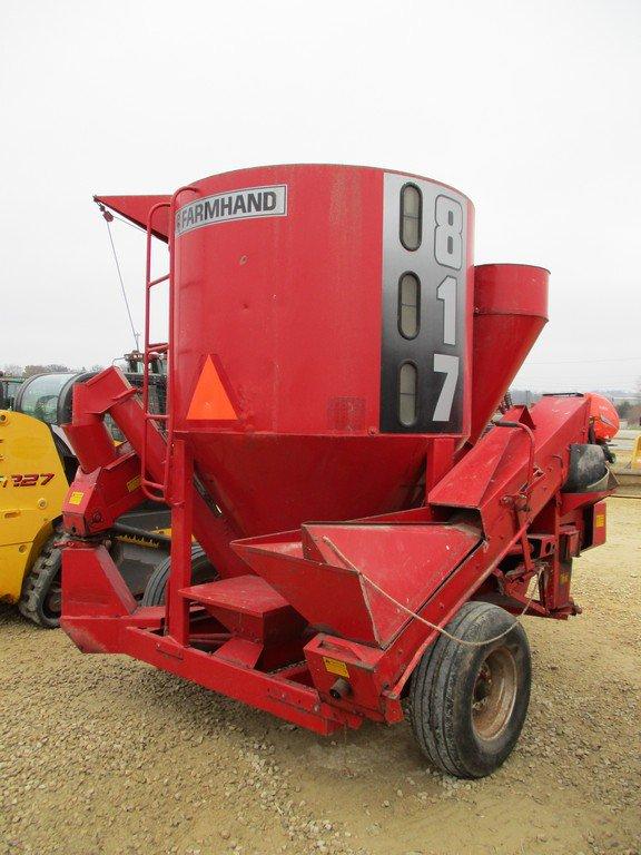 Farmhand 817 Mixer Mill