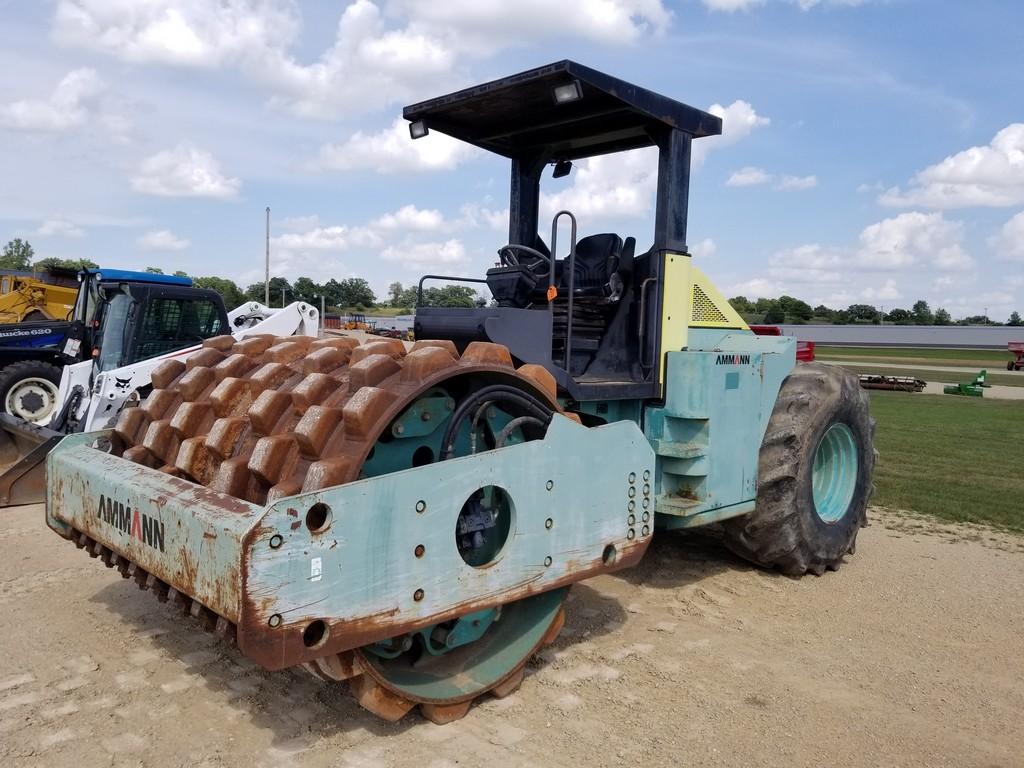 2000 Ammann Verdichthing AG AC110 Roller