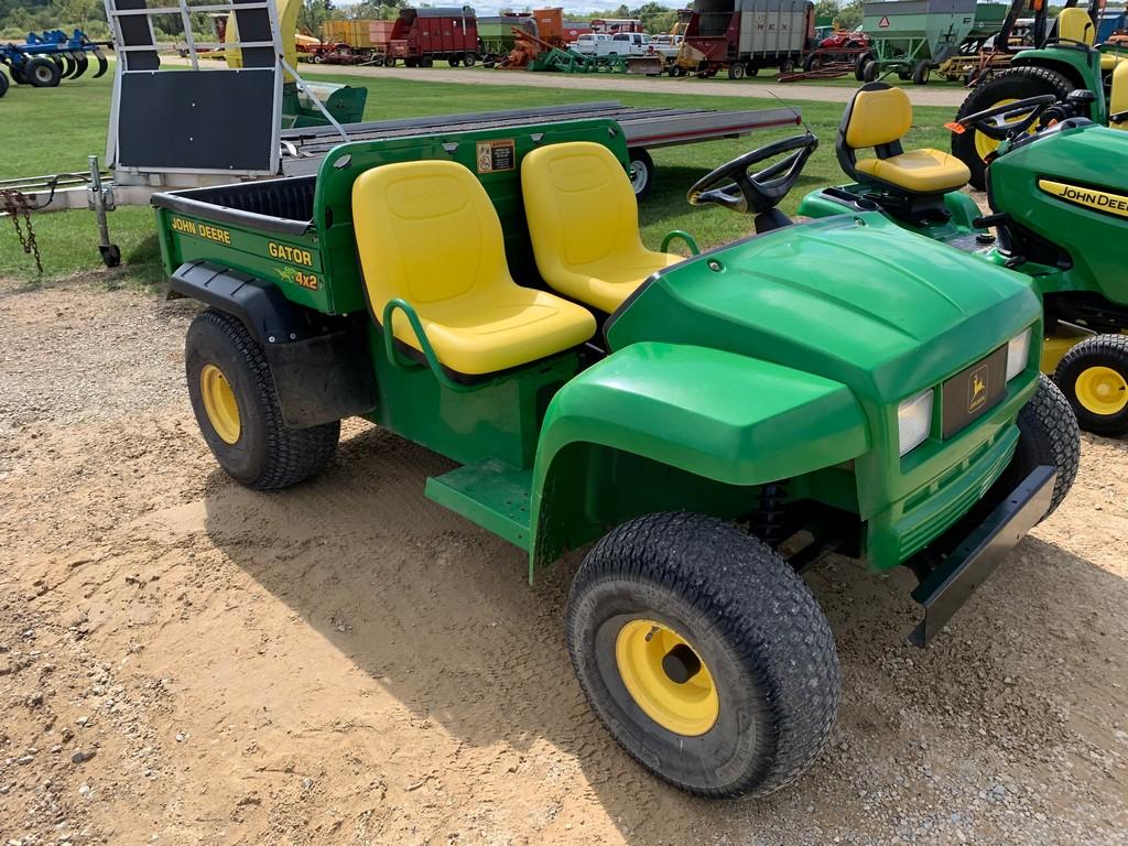 John Deere Gator