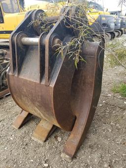 Excavator Clam Bucket