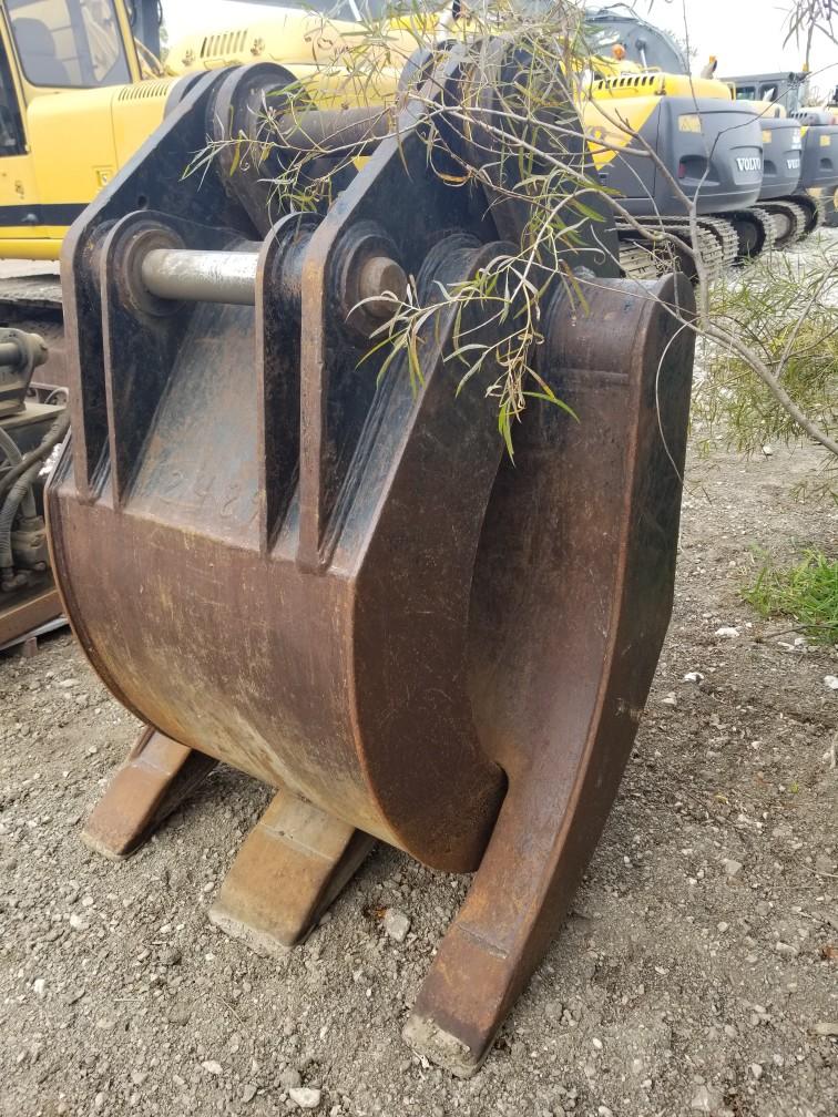 Excavator Clam Bucket
